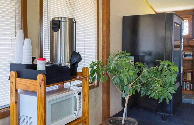 Arborgate Inn (Days Inn, Rodeway Inn) - Web Listing (newer photo)